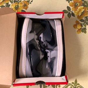 Nike Boroughs size 7